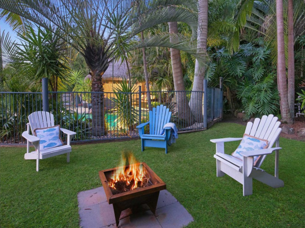 pool chairs Australia